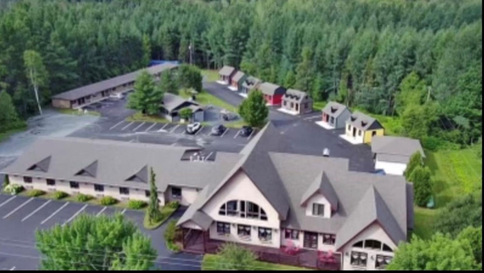 Auberge Micky Inc Edmundston Extérieur photo