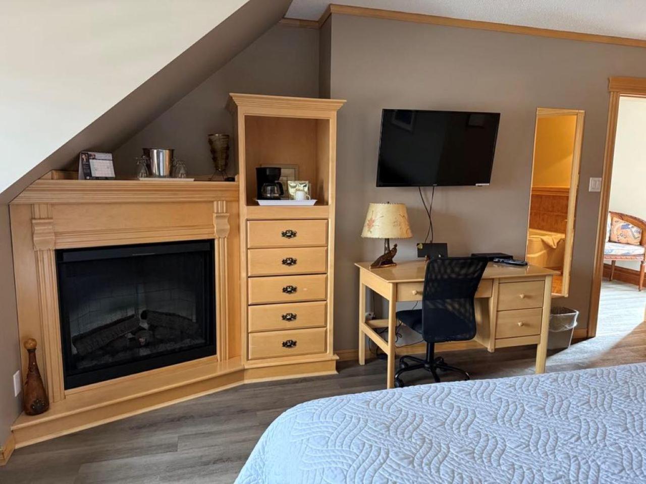 Auberge Micky Inc Edmundston Extérieur photo