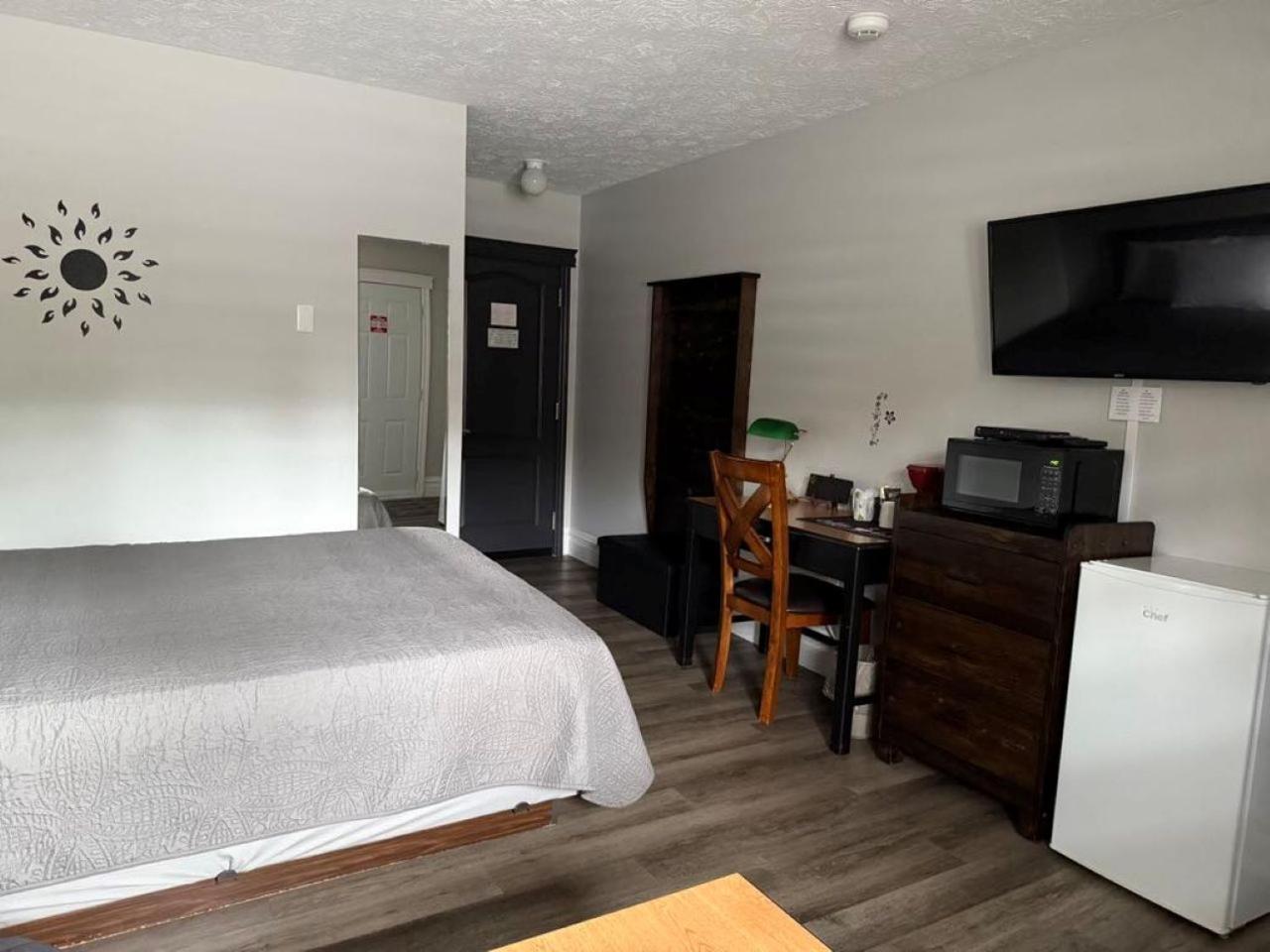 Auberge Micky Inc Edmundston Extérieur photo